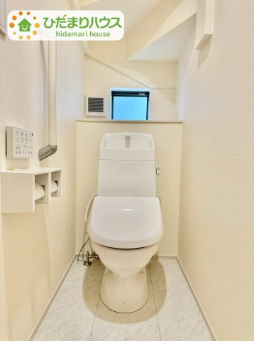 野田市清水619番1　新築戸建　E号棟のトイレ|白を基調としたトイレは、インテリア次第でどんな空間になるかワクワクしますね♪							
