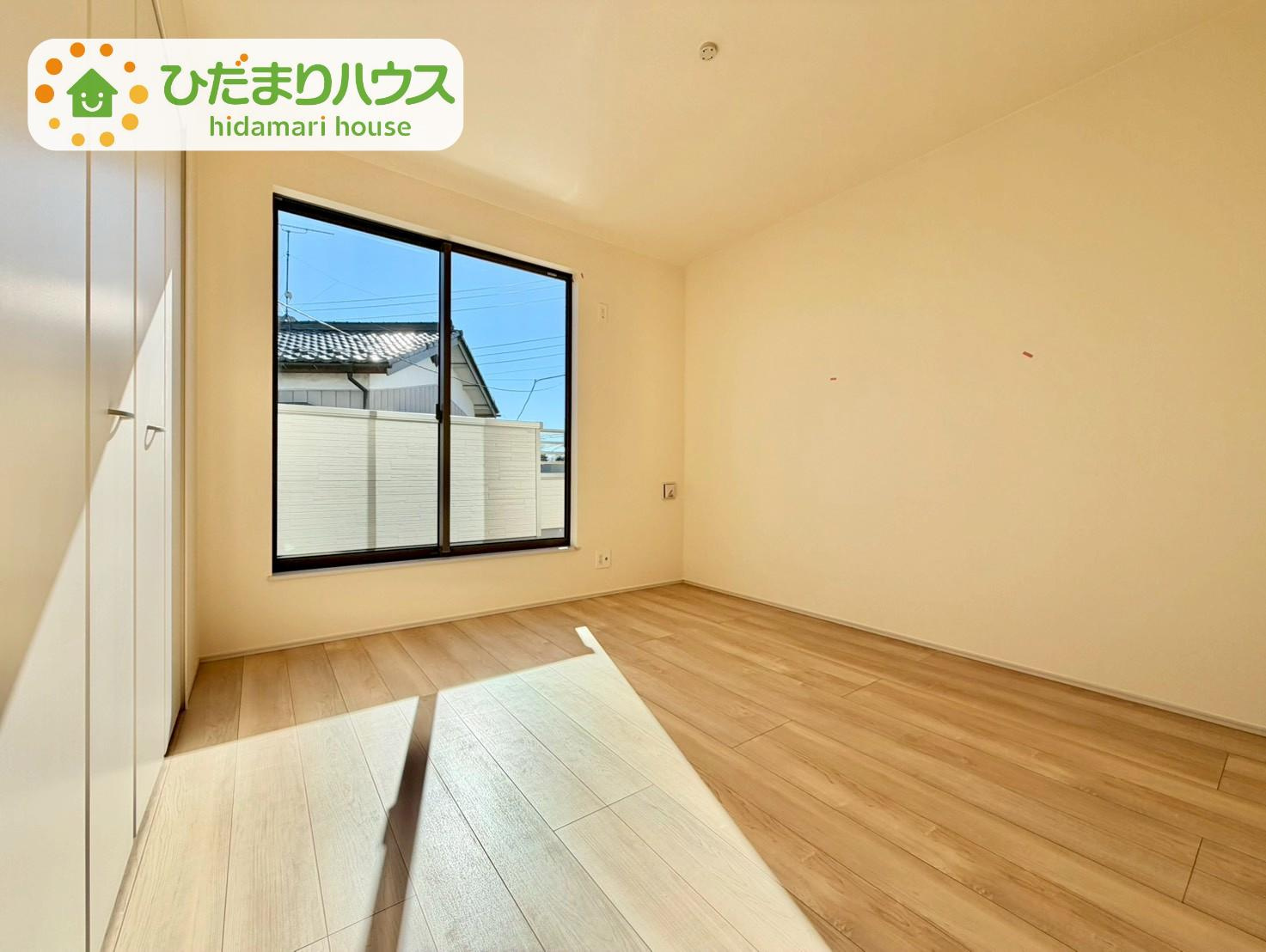 野田市清水619番1　新築戸建　E号棟の洋室|バルコニーに面していて、たっぷり光りの入る明るい子供部屋です！							
