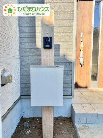 野田市清水619番1　新築戸建　E号棟の玄関|玄関の近くにポストがあります♪