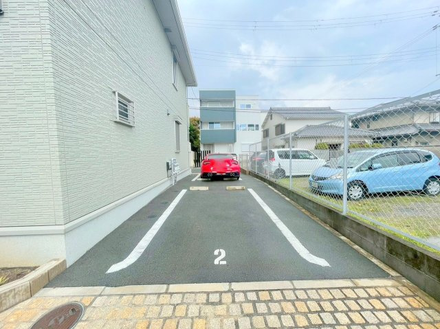 ヴァンベールuの駐車場