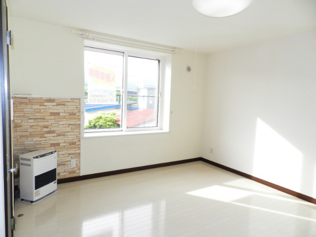 リバースマウンテン弐番館の居間・リビング