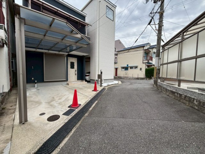 【駐車場】 | 深井北町　中古一戸建 | 【閑静な住宅地でのびのび子育て】閑静な住宅地で子育て家族にピッタリ。毎日のお散歩も快適な緑に恵まれたエリアです。