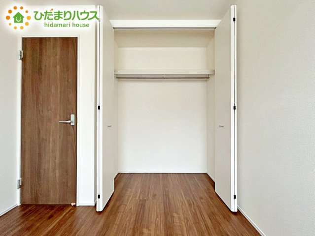 【収納】 | ひたちなか市稲田10期　新築戸建　3号棟 | 小物類から掃除機やシーズンオフの暖房器具といった大きいものまで1か所に収納できる、機能的な大容量ウォークインクローゼット付き(^^♪