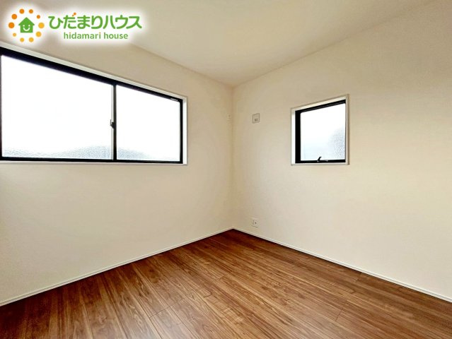 【洋室】 | ひたちなか市稲田10期　新築戸建　3号棟 | 窓が多く、明るい空間を演出してくれます(*^^*)