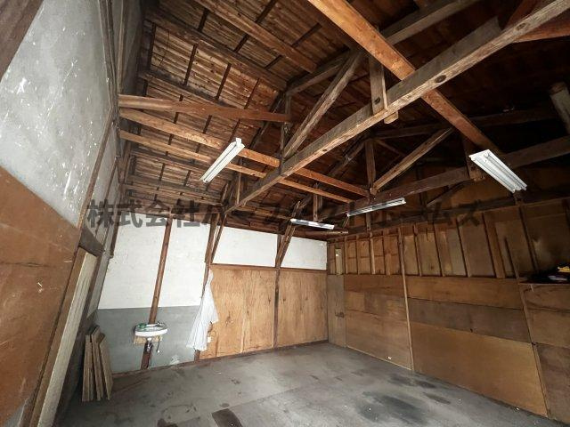 共友メリヤス有限会社3番倉庫の内装