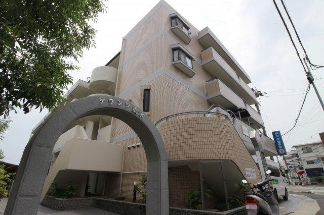 グランツ垂水の外観