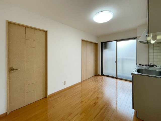 クレイドル室見B棟の居間・リビング