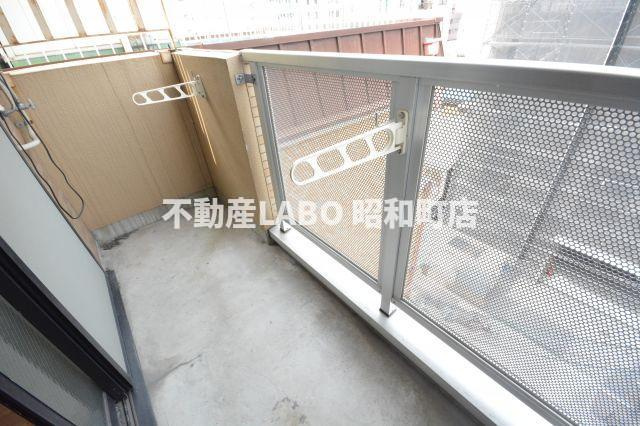 ハイツペガサス西田辺のバルコニー