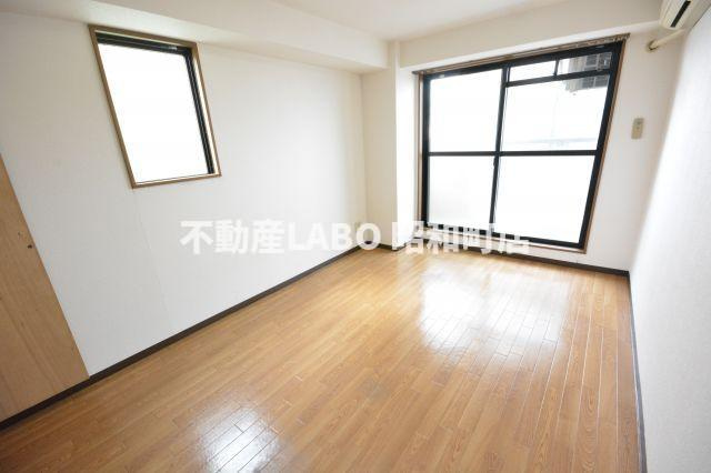 ハイツペガサス西田辺の洋室