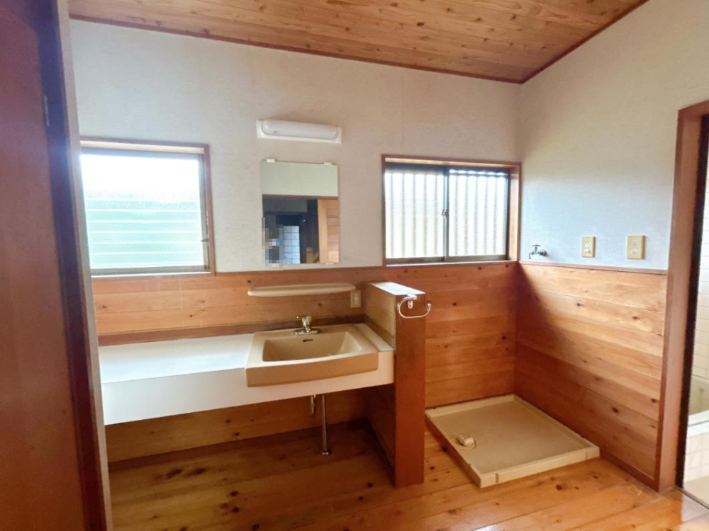 ひたちなか市大字馬渡　中古戸建の独立洗面台