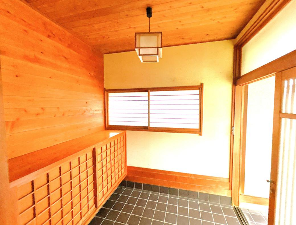 ひたちなか市大字馬渡　中古戸建の玄関