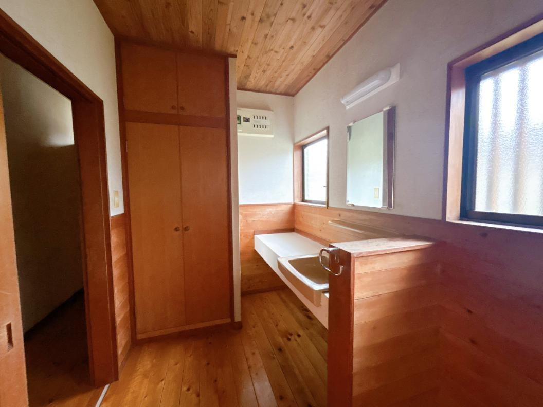 ひたちなか市大字馬渡　中古戸建の独立洗面台