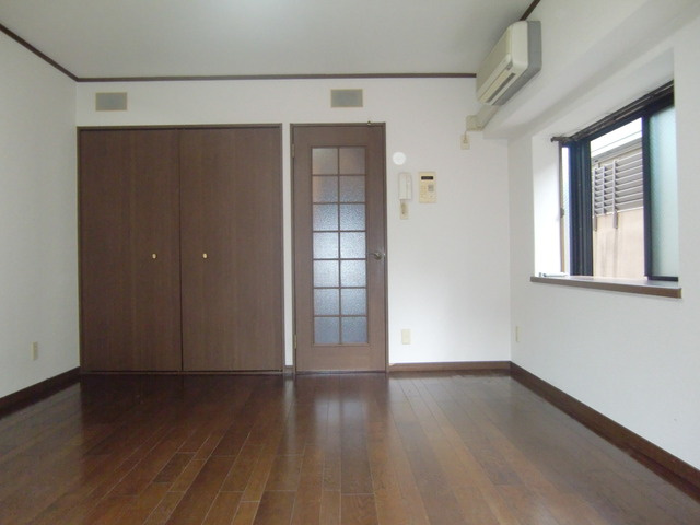 ドール魚崎の居間・リビング