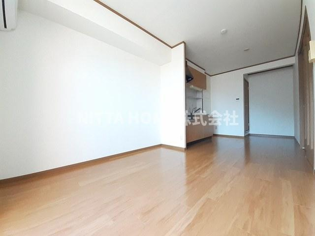 サザンリーフＢの居間・リビング|９．２帖のダイニングキッチンです◇