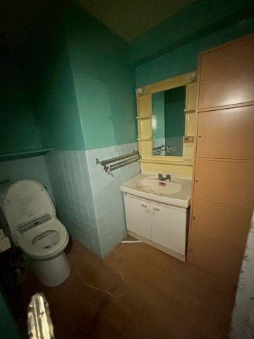 越谷市宮本町５丁目の中古マンションのトイレ