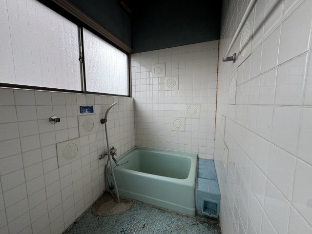 日の出の浴室