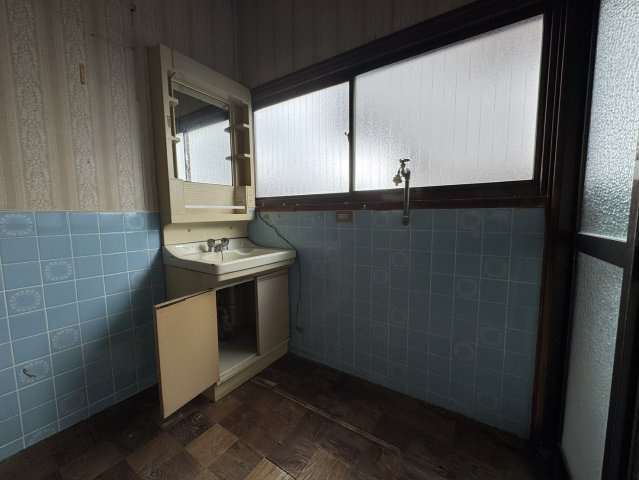 日の出の独立洗面台