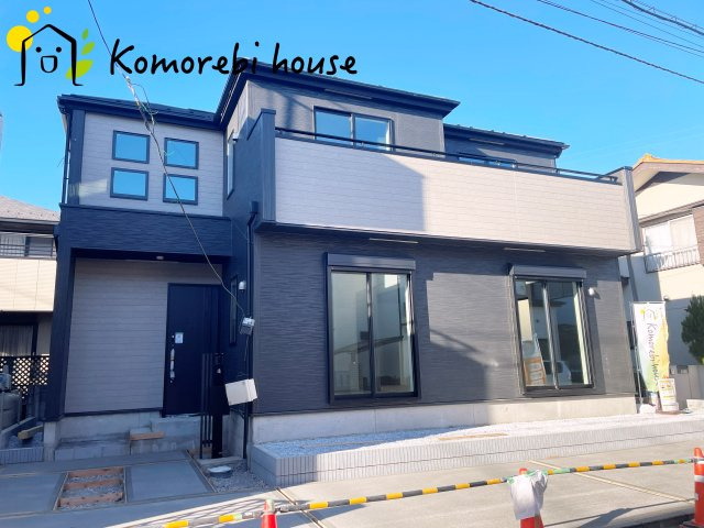 上尾市上　25期　新築一戸建て　グラファーレ　01の外観|耐久性に優れたサイディング貼りの外観。雨風に強く、汚れにくい素材で美しさが長持ちします。日々のメンテナンス負担を軽減し、家族の暮らしをしっかり守る安心の新築住宅です。