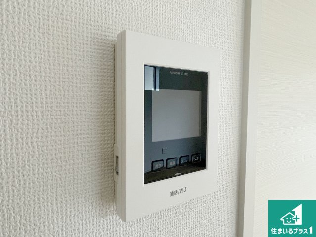 大津市滋賀里　第2期　新築一戸建ての防犯設備|カラーモニターインターホン！声だけでなく来訪者の姿や顔がモニターで確認できるので、小さなお子様がいらっしゃるご家庭でも安心できます！