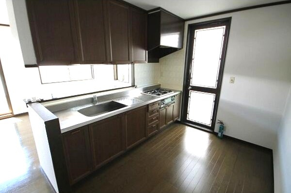 林島町・長縄一戸建のキッチン