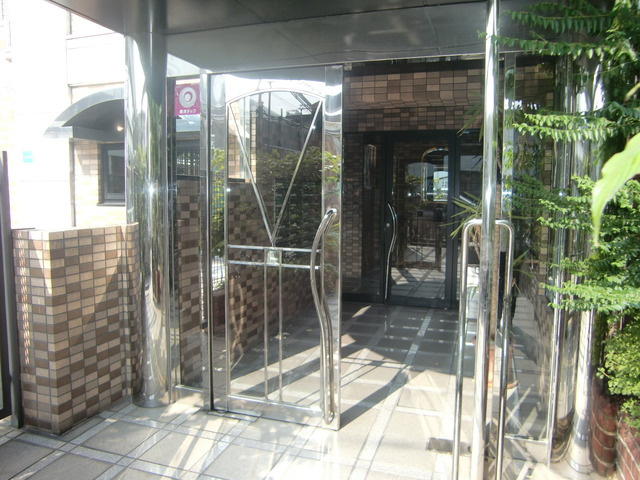 ドール魚崎のエントランス