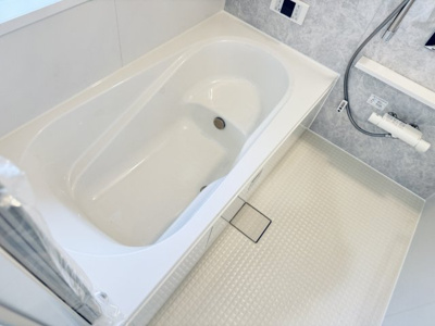 【浴室】 | 松戸市金ケ作新築戸建【金ケ作小学校：3分】 | 足を伸ばせる広々浴槽で毎日リラックス♪