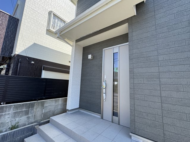 松戸市金ケ作新築戸建【金ケ作小学校：3分】のエントランス|エントランス・玄関ポーチ