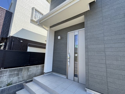 【エントランス】 | 松戸市金ケ作新築戸建【金ケ作小学校：3分】 | エントランス・玄関ポーチ