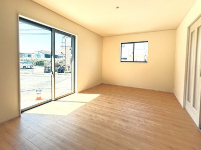 【居間・リビング】 | 松戸市金ケ作新築戸建【金ケ作小学校：3分】 | 16.75帖リビングダイニングキッチン