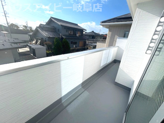 【バルコニー】 | 岐阜市島田新築建売全3棟！ご家族様にオススメの5LDK！最寄りのバス停徒歩5分！お車並列3台可能！ | 岐阜市島田新築建売全3棟！ご家族様にオススメの5LDK！最寄りのバス停徒歩5分！お車並列3台可能！
