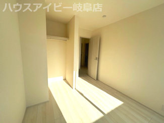 【洋室】 | 岐阜市島田新築建売全3棟！ご家族様にオススメの5LDK！最寄りのバス停徒歩5分！お車並列3台可能！ | 岐阜市島田新築建売全3棟！ご家族様にオススメの5LDK！最寄りのバス停徒歩5分！お車並列3台可能！