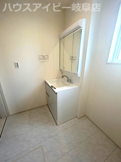 【脱衣所】 | 岐阜市島田新築建売全3棟！ご家族様にオススメの5LDK！最寄りのバス停徒歩5分！お車並列3台可能！ | 岐阜市島田新築建売全3棟！ご家族様にオススメの5LDK！最寄りのバス停徒歩5分！お車並列3台可能！