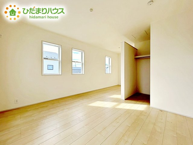 【寝室】 | ひたちなか市稲田10期　新築戸建　7号棟 | 天井の高い主寝室。ゆっくりと過ごせる大人のくつろぎ空間！