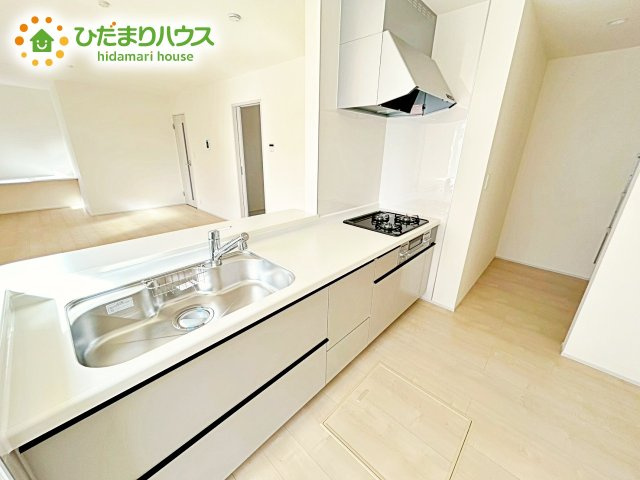 【キッチン】 | ひたちなか市稲田10期　新築戸建　7号棟 | キッチン後ろの広いスペースには、カップボード（食器棚）を置いて家事効率UP！
