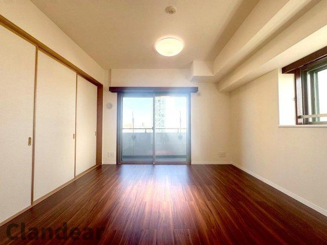 日神パレステージ竹ノ塚第2の居間・リビング|ドキドキの新生活も、安心してスタート。ぴったりの住まいを見つけませんか？クランディアが一緒に住まい選びをサポートします‼　まずは、お気軽にお問合せください　＃クランディア