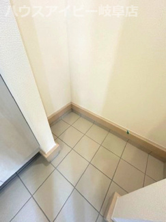 【玄関】 | 岐阜市島田新築建売全3棟！ご家族様にオススメの5LDK！最寄りのバス停徒歩5分！お車並列3台可能！ | 岐阜市島田新築建売全3棟！ご家族様にオススメの5LDK！最寄りのバス停徒歩5分！お車並列3台可能！