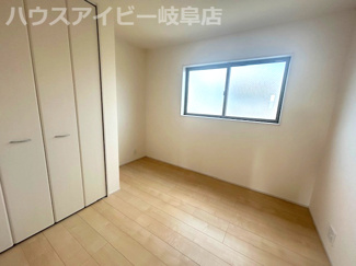 【洋室】 | 岐阜市島田新築建売全3棟！ご家族様にオススメの5LDK！最寄りのバス停徒歩5分！お車並列3台可能！ | 岐阜市島田新築建売全3棟！ご家族様にオススメの5LDK！最寄りのバス停徒歩5分！お車並列3台可能！