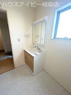 【脱衣所】 | 岐阜市島田新築建売全3棟！ご家族様にオススメの5LDK！最寄りのバス停徒歩5分！お車並列3台可能！ | 岐阜市島田新築建売全3棟！ご家族様にオススメの5LDK！最寄りのバス停徒歩5分！お車並列3台可能！