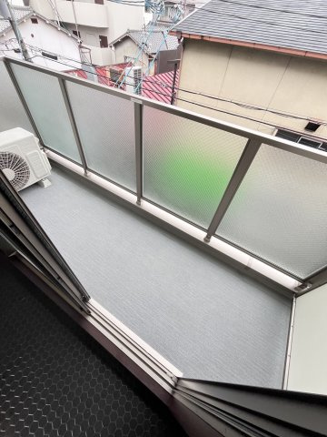 大阪市城東区関目５丁目の賃貸マンションのバルコニー
