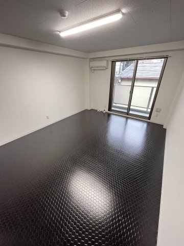 大阪市城東区関目５丁目の賃貸マンションの洋室