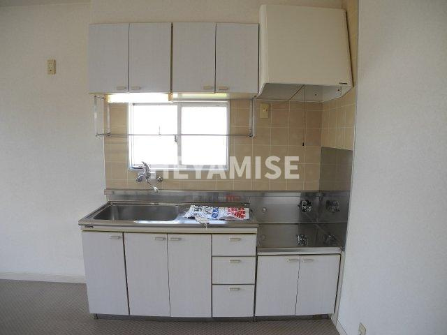 サンハイツ平山Cのキッチン|※室内画像は別号室のもの