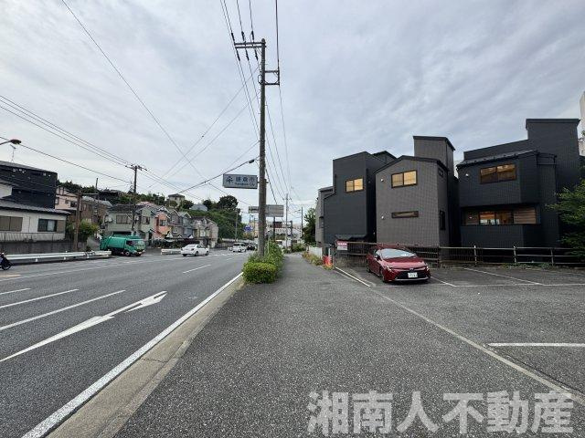 鎌倉市岩瀬１４５３新築戸建ての前面道路含む現地写真