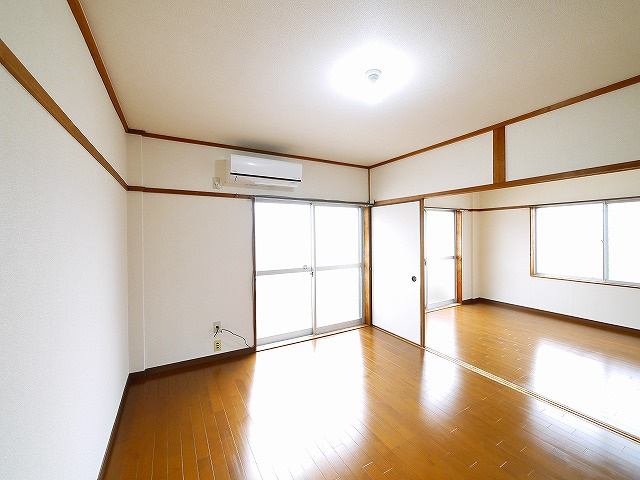 カーサ.＋の居間・リビング|ゆったりとした居間です