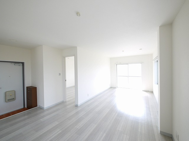 カーサ.＋の居間・リビング|こちらのリビングで趣味の時間をお楽しみください