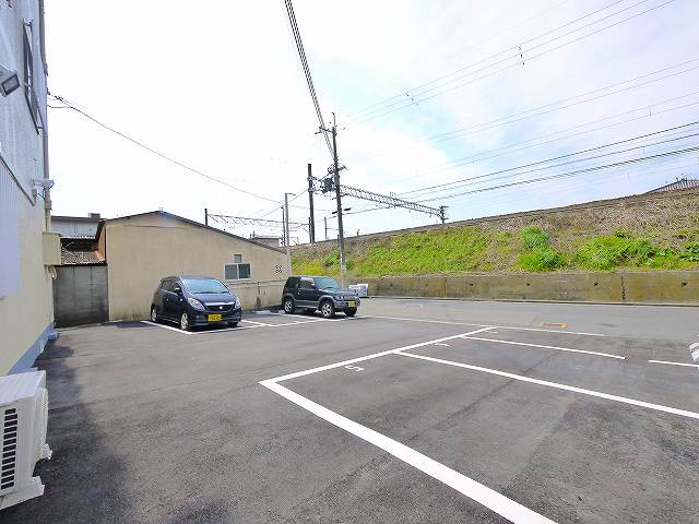 カーサ.＋の駐車場|車をお持ちの方に嬉しい駐車場付きの物件です