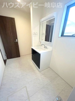 【脱衣所】 | 岐阜市島田新築建売全3棟！ご家族様にオススメの5LDK！最寄りのバス停徒歩5分！お車並列3台可能！ | 岐阜市島田新築建売全3棟！ご家族様にオススメの5LDK！最寄りのバス停徒歩5分！お車並列3台可能！