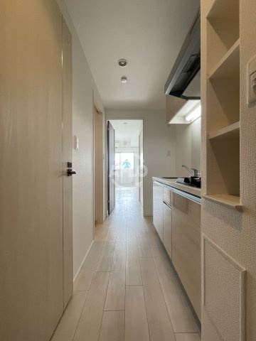 スプランディッド大阪WESTの玄関|スプランディッド大阪WEST　廊下