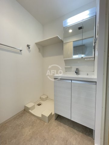 スプランディッド大阪WESTの洗面所|スプランディッド大阪WEST　洗面所