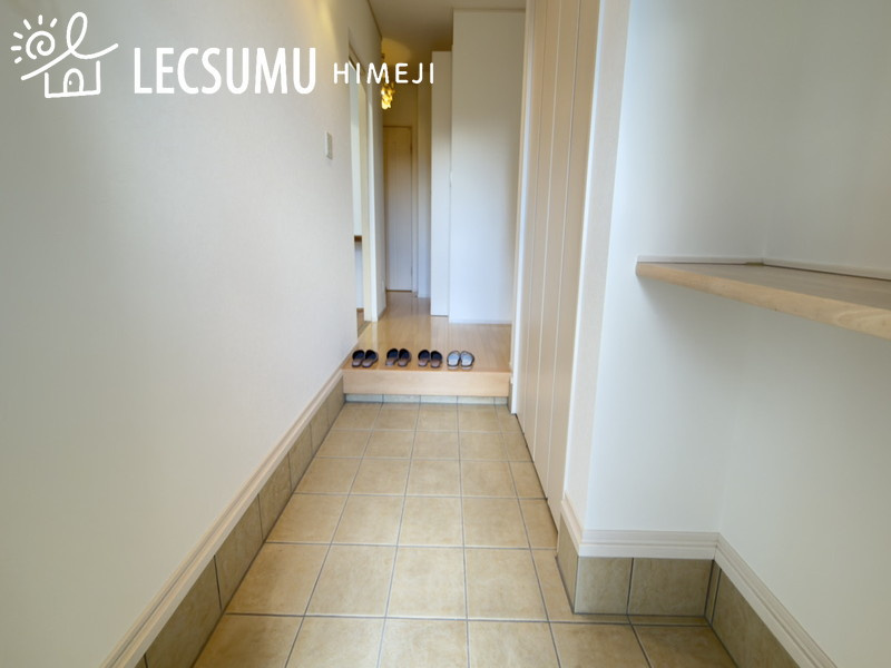 姫路市辻井７丁目／中古戸建の玄関