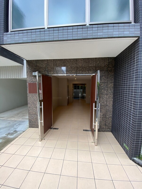 ＬＵＭＥＥＤ飯田橋のエントランス